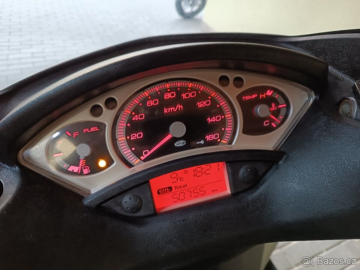 Yamaha Xmax 250, rok 2008, pěkný stav, Video, mohu dovézt - 4