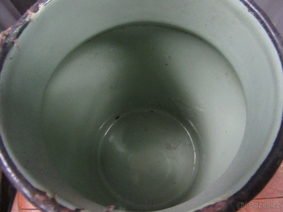 Nabízím krásnou starožitnou smaltovanou bandasku. Neteče. N - 4