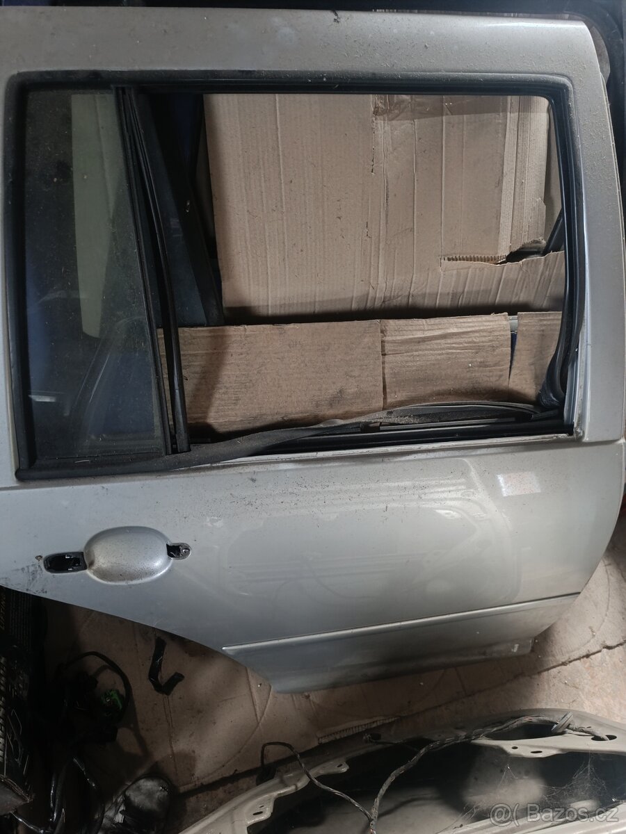 Prodám dveře golf 4 , Octavia 2, fabia 1. - 4