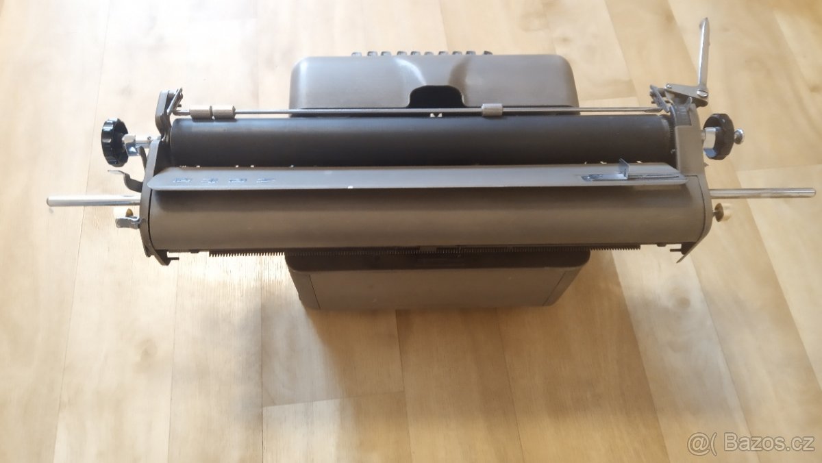 Psací stroj ZETA - 4