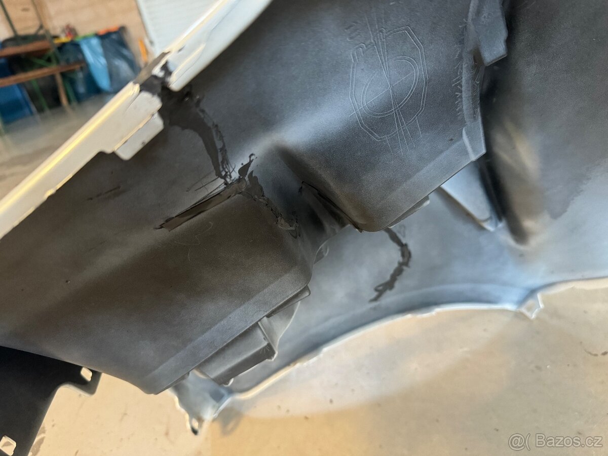 Nárazník GR YARIS - 4