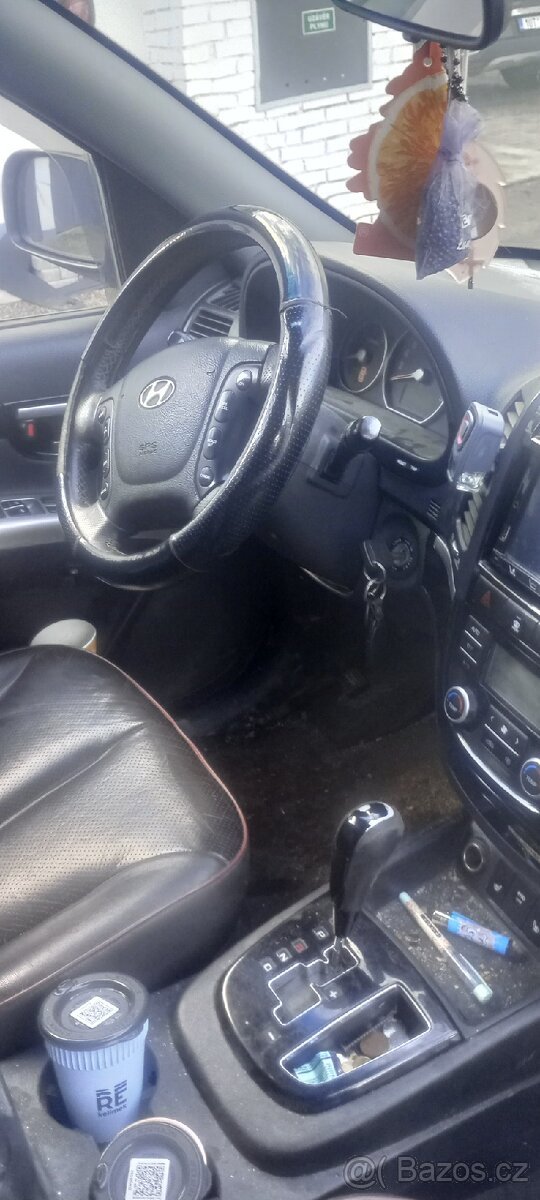 Hyundai Santa Fe 2 - 4