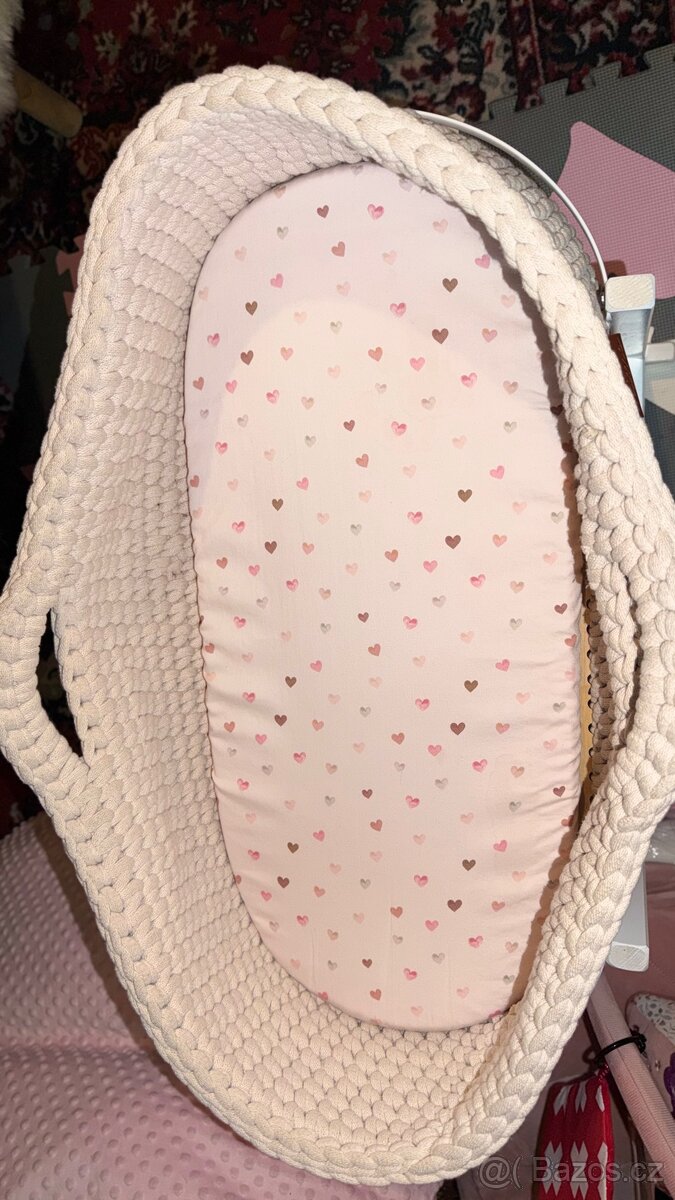 Háčkovaný mojžíšův koš se stojanem - houpací - 4