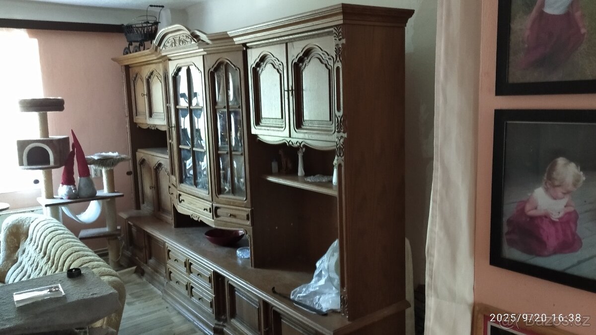 Obývací stěna z masivního dřeva - 4