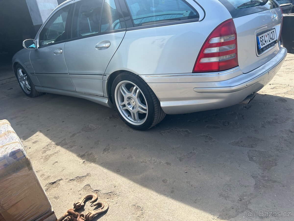 Mercedes Benz C32 AMG - 4
