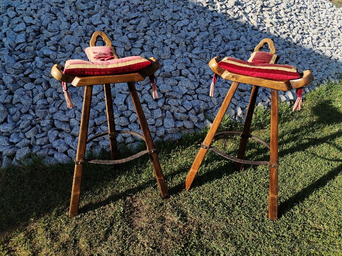 Dvě stylové,dřevěné,barové zidle - 4