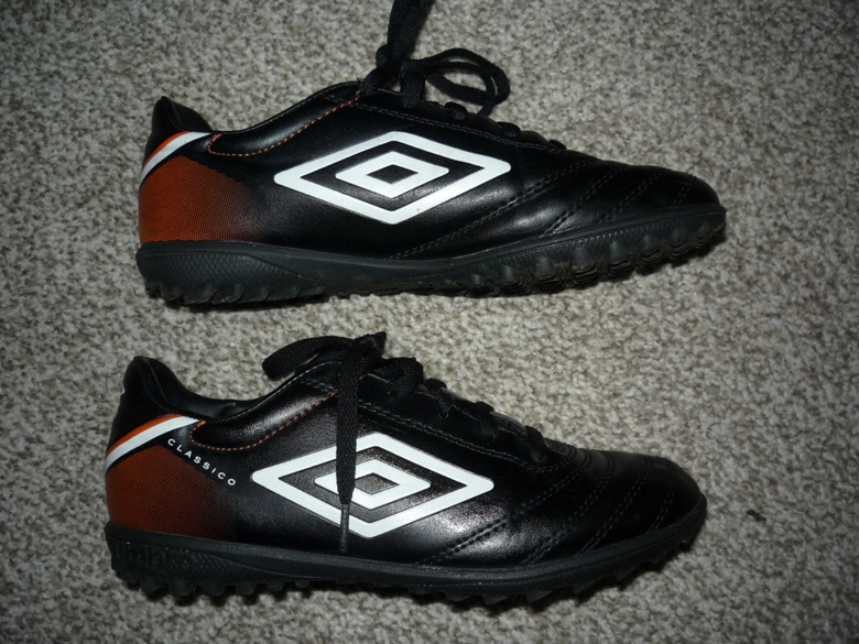 Turfy, tenisky Umbro vel 36,stélka 22cm - 4
