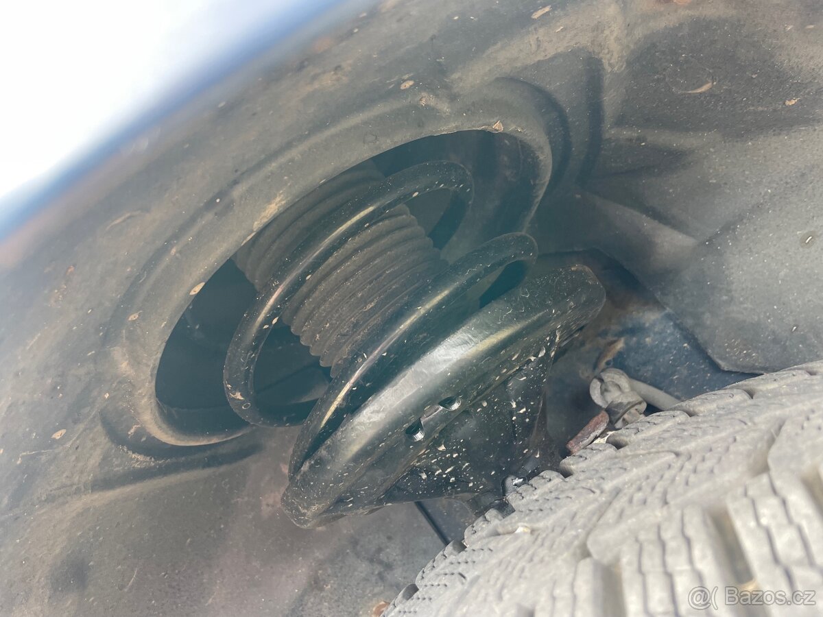 Ford Mondeo MK1, funkční klimatizace, Gumbalkan - 4