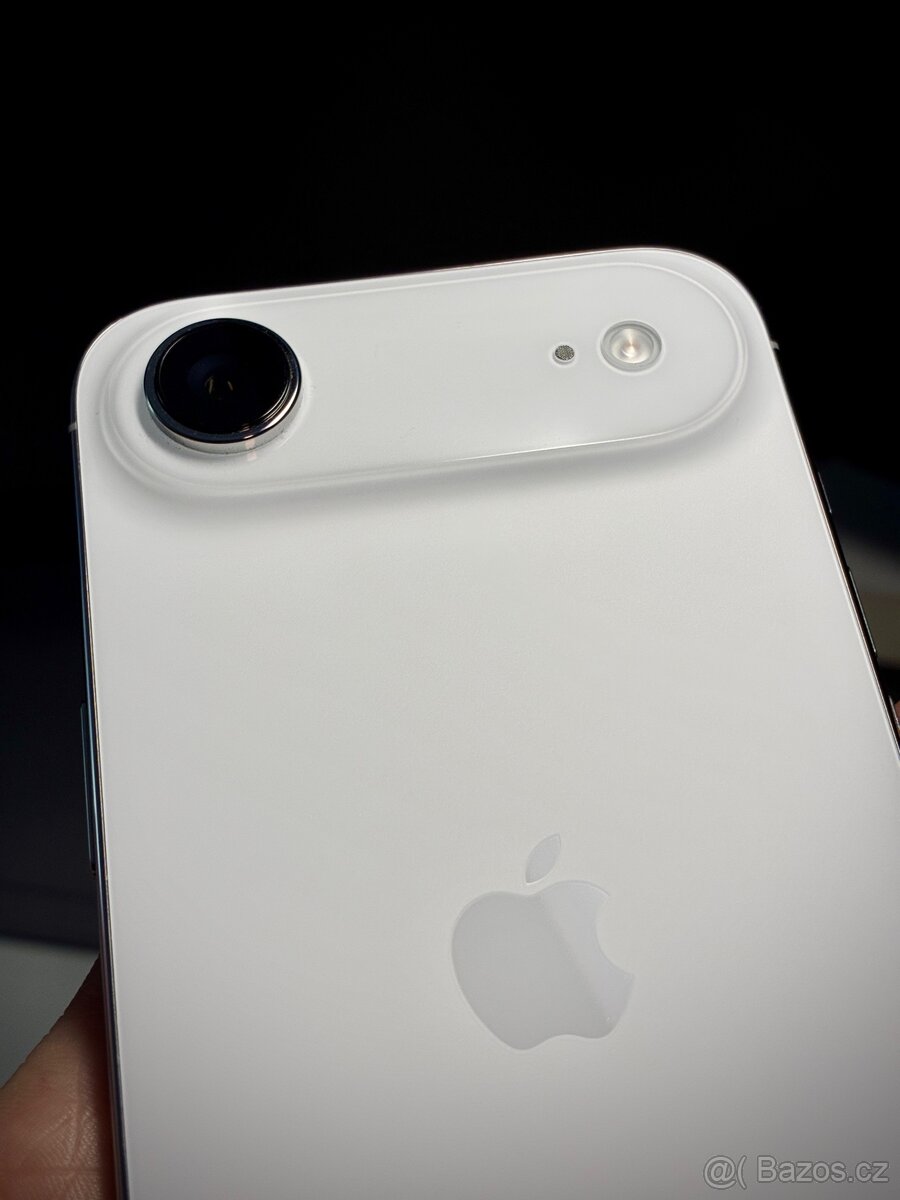 IPhone 17 Air + Pitaka - 4