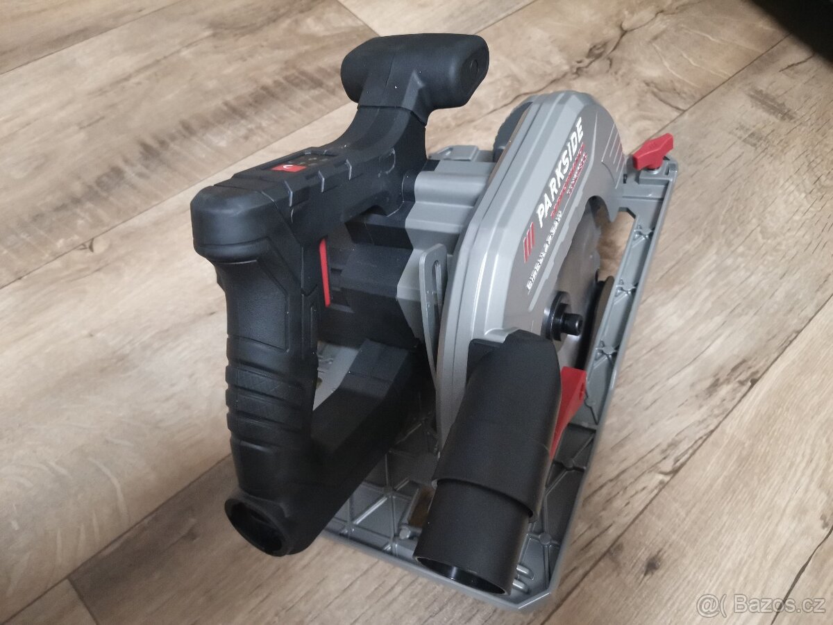 Elektrická ruční okružní pila peformance 1800W - 4