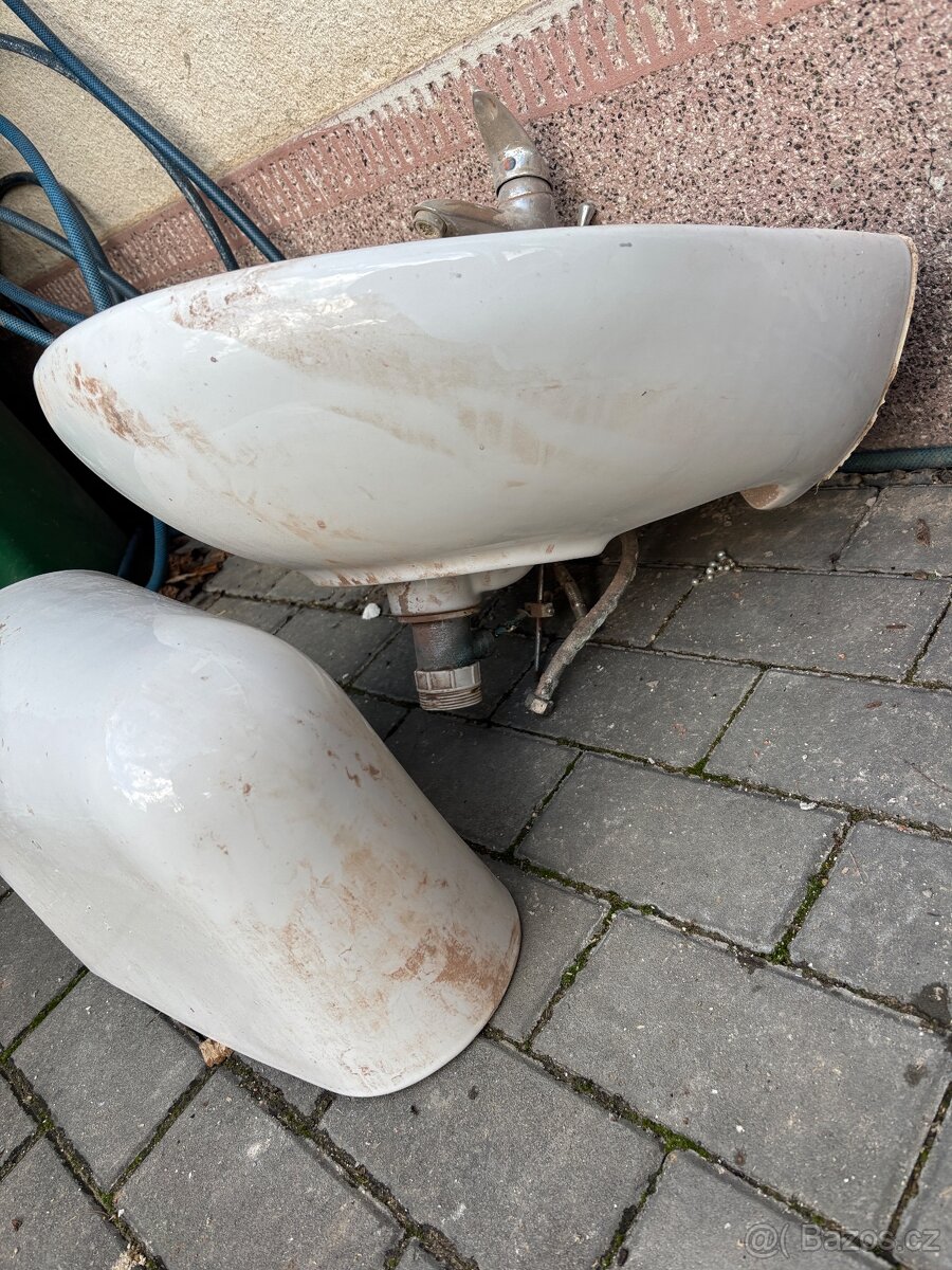Keramické umyvadlo včetně baterie - 4