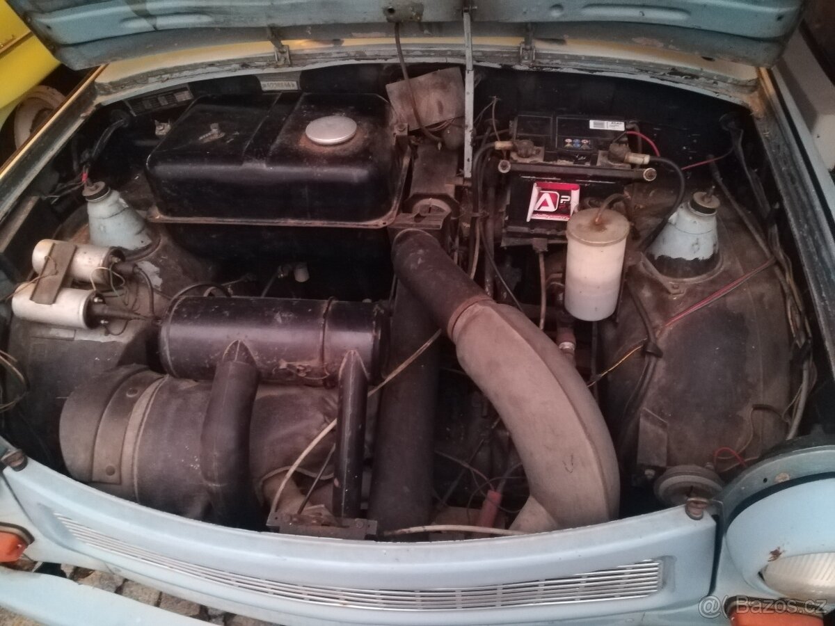 - REZERVACE - TRABANT 601 Kombi + přívěsný vozík - 4