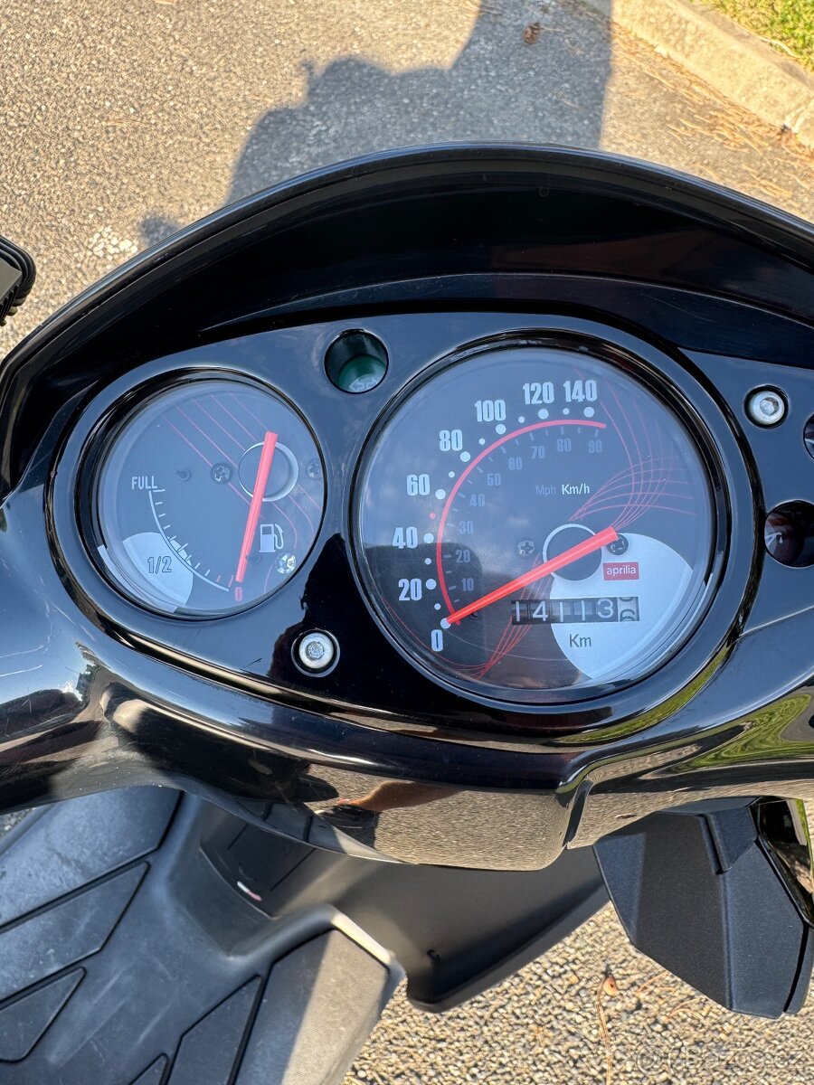 Aprilia SR Motard 125 - 4