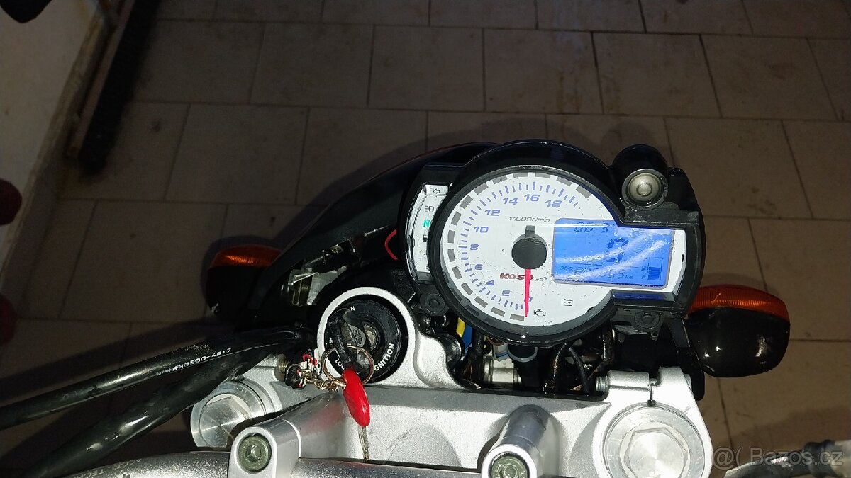 Yamaha Fazer 600 - 4