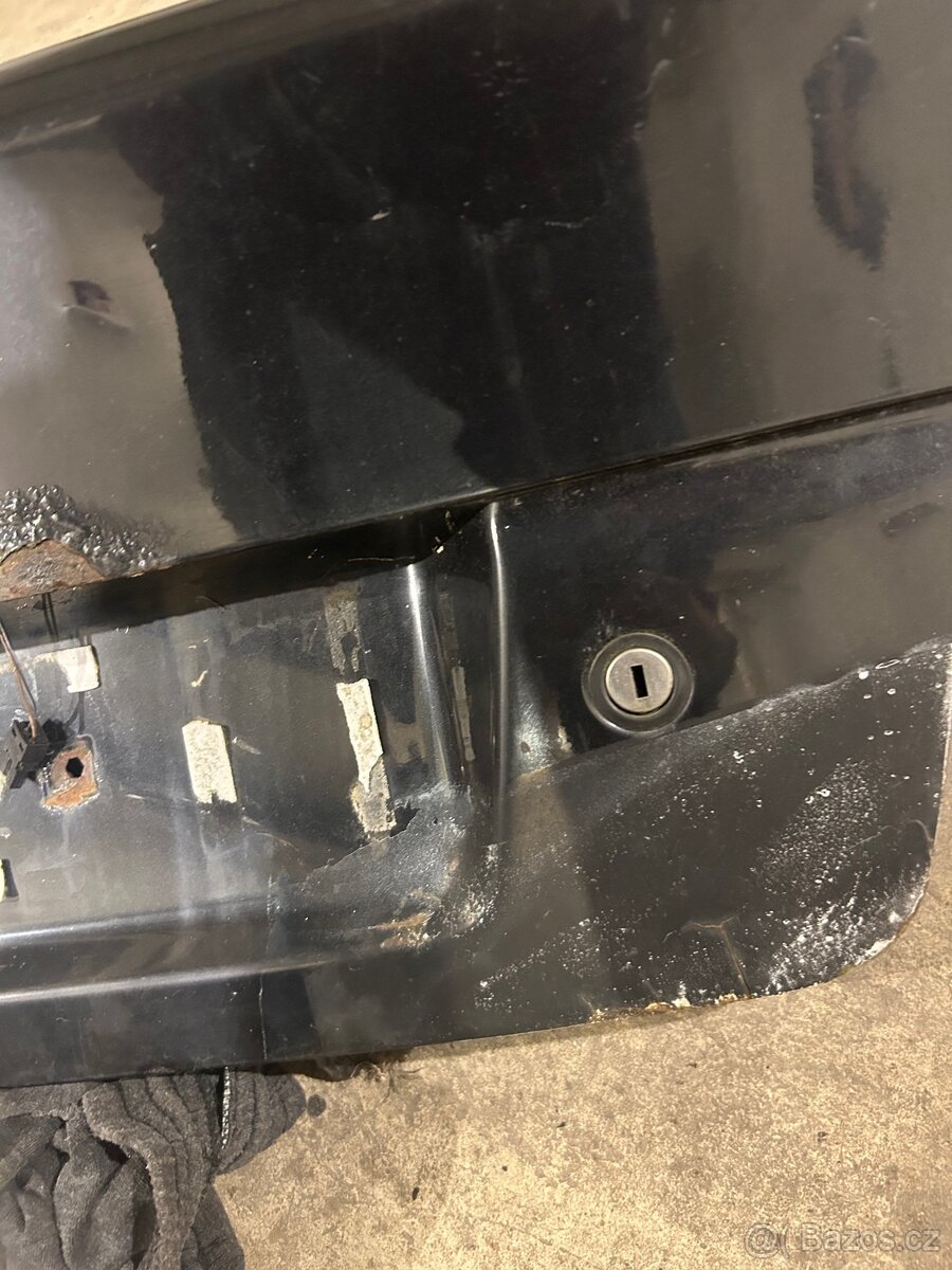 Bmw e39 sedan - zadní víko kufru - 4