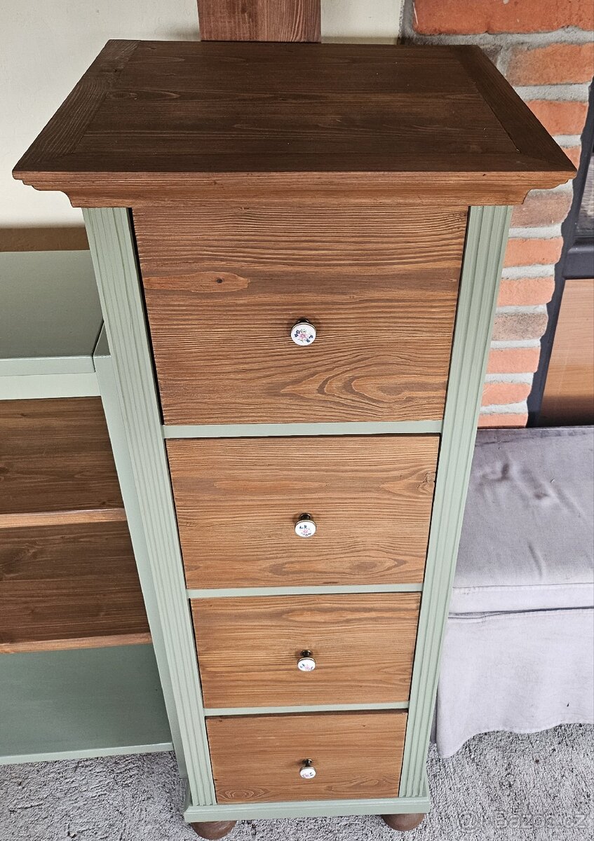 Vysoká dřevěná venkovská komoda - 4