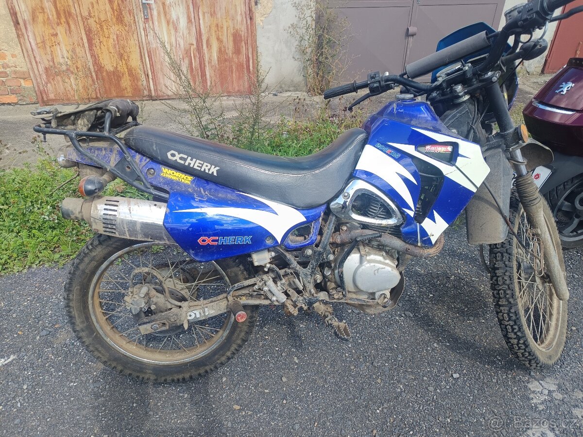 Moto - 4