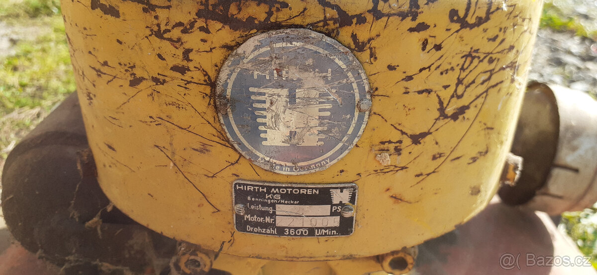Benzínová sekačka s motorem HIRTH - veterán - 4