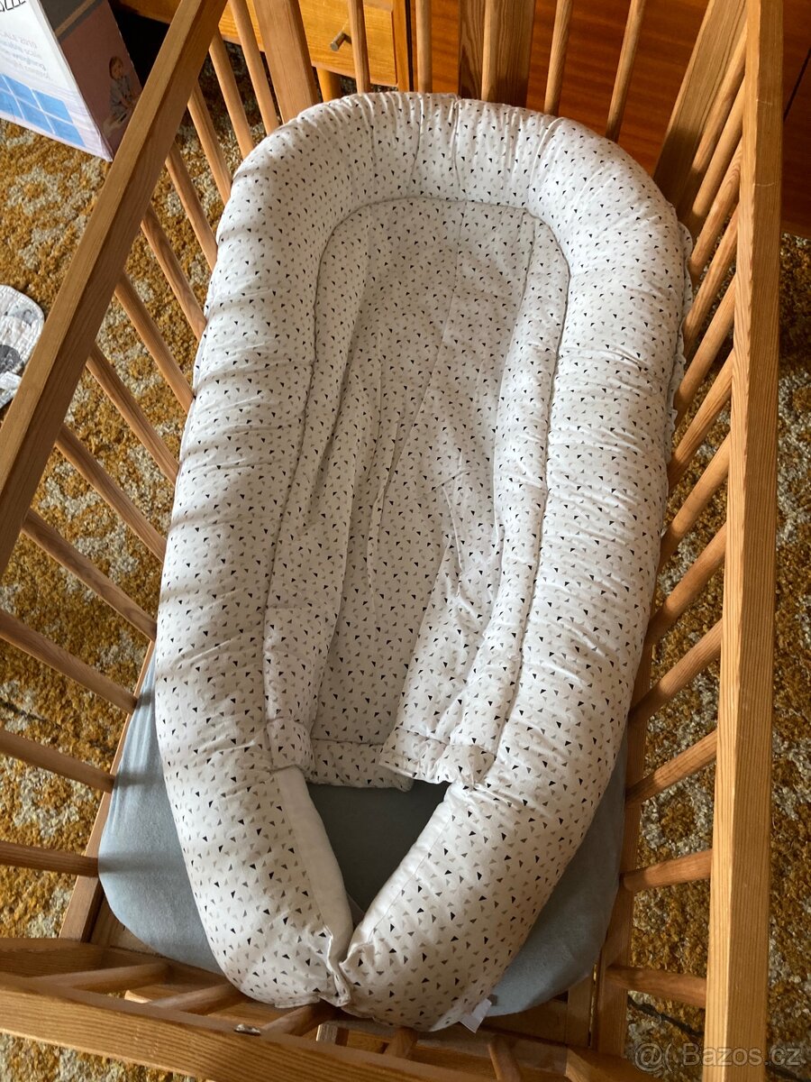 Dřevěná kolébka / malá postýlka pro miminko - 4