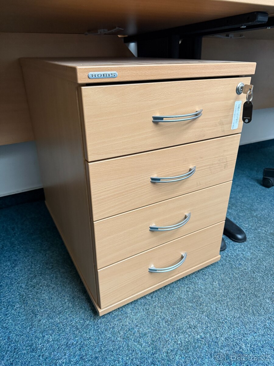 4x kancelářský stůl Hobis + šuplíky - 4