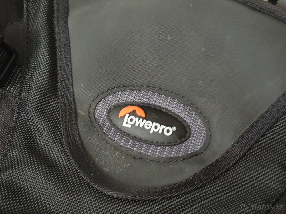 Prodám lehký batoh Lowepro - 4