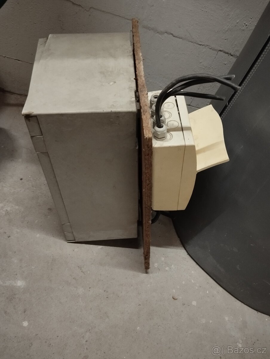 Rozvodná skříň/ rozvaděč. - 4