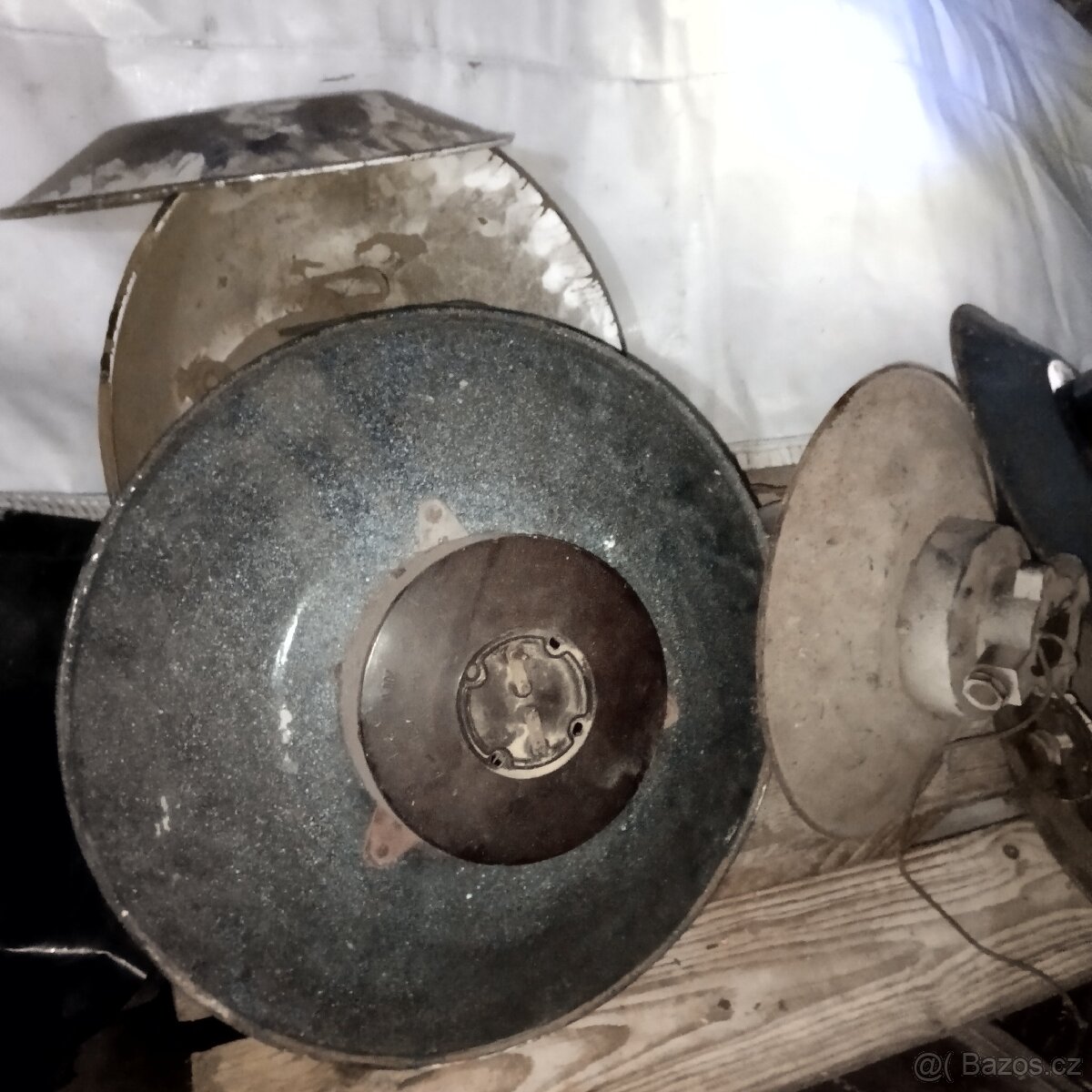 Staré tovarní lampy - 4