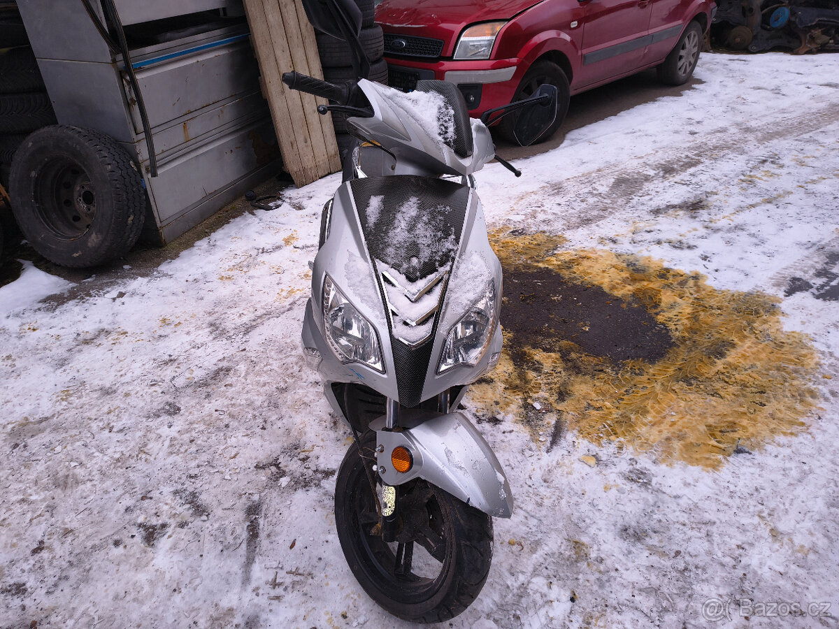 Tauris Strada 125 - 4