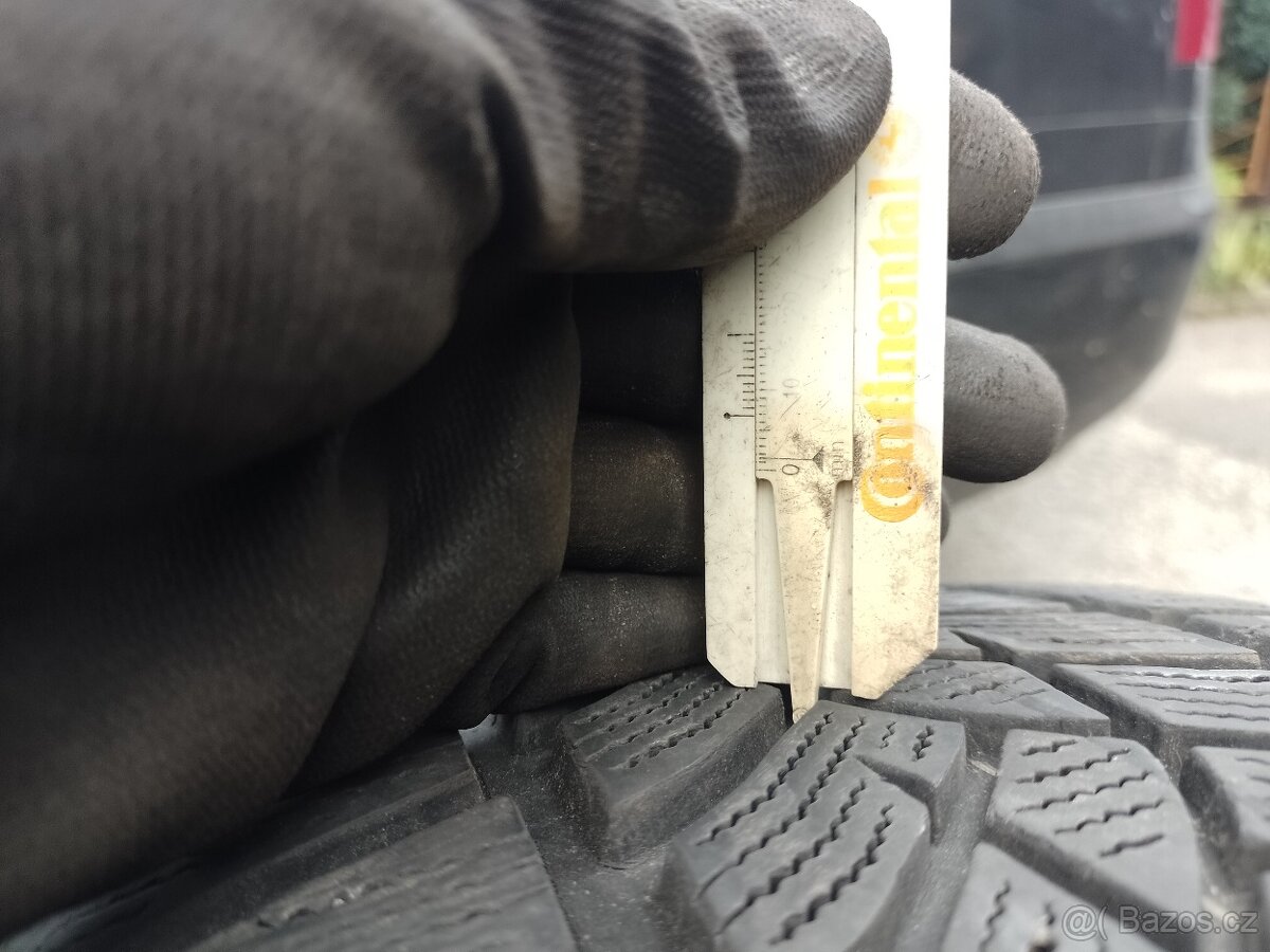 Pneu 235/45 R18 98V - 4