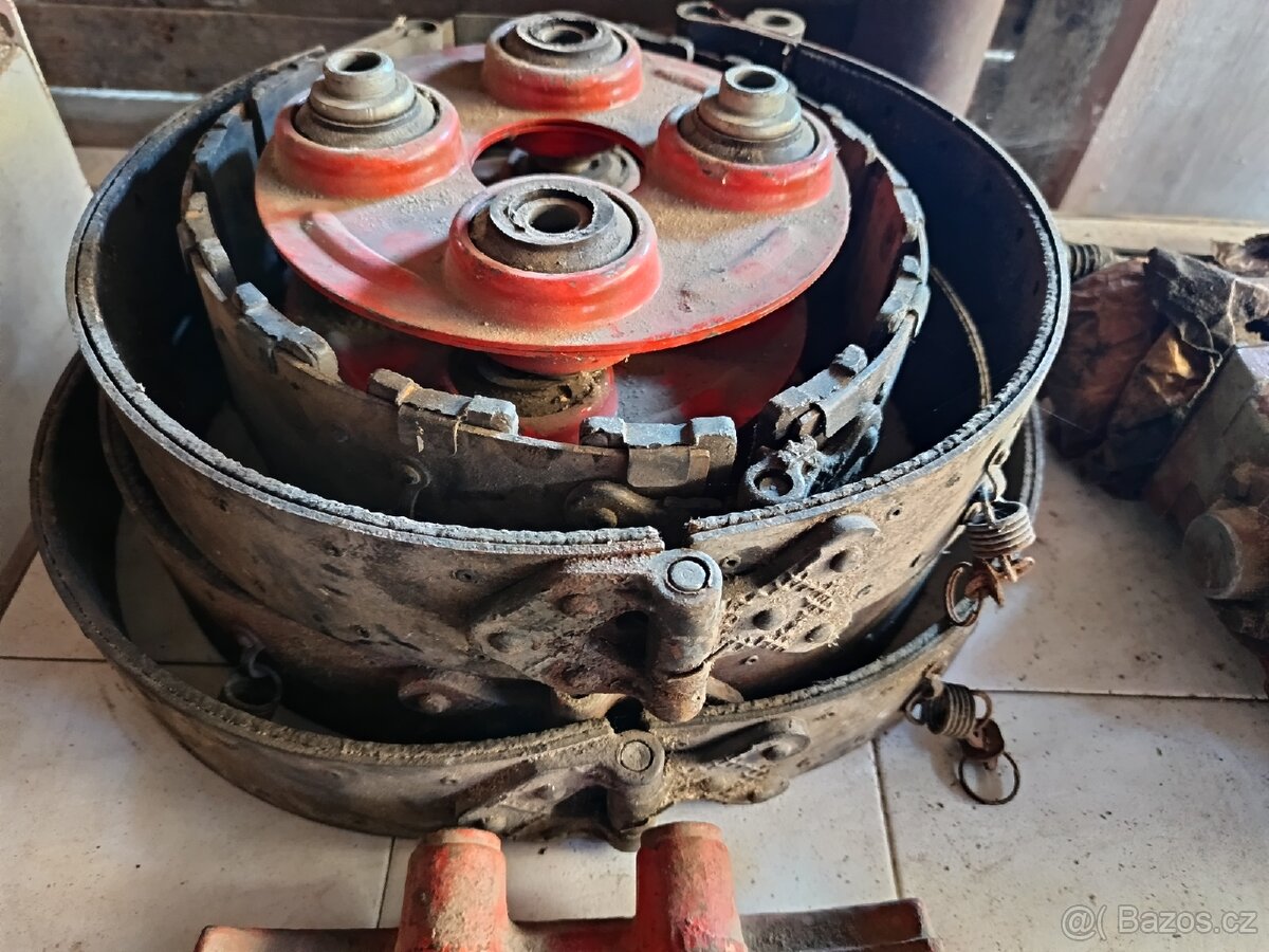 Díly na pásák DT 75 - 4