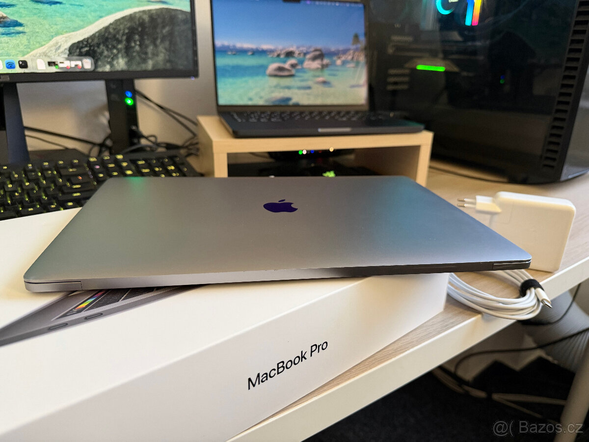 MacBook Pro 2018 15", 1 TB, 32 GB RAM - 4