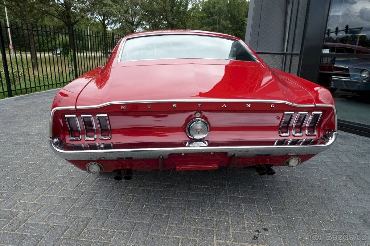 Ford Mustang Fastback 1968 - 4