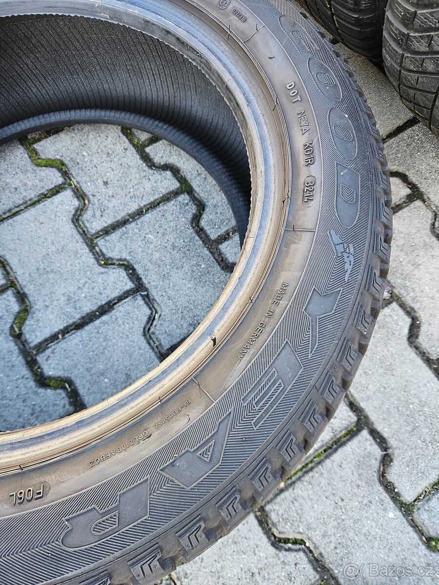 Zimní Goodyear 235/55/17 - 4