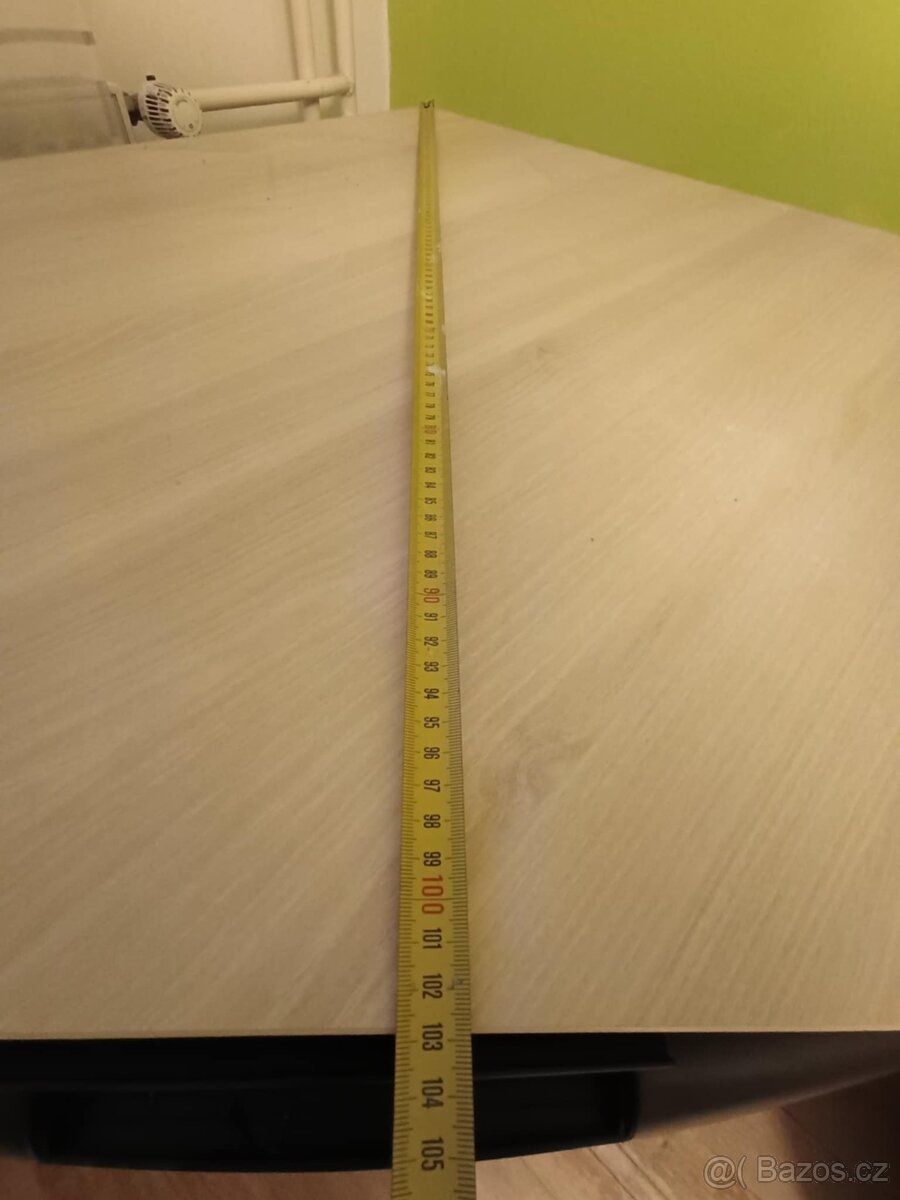 Zakázkový pracovní stůl - 4