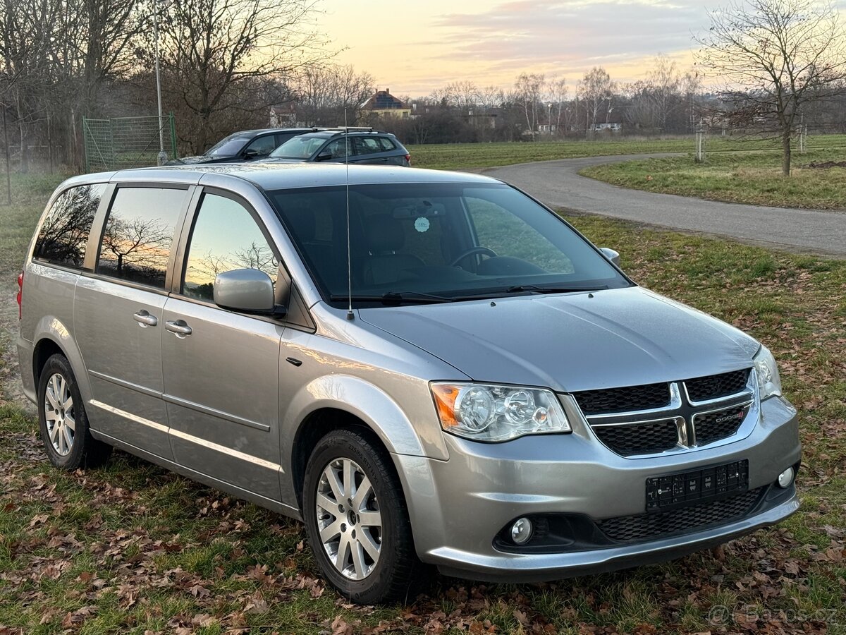 Dodge Grand Caravan - 4