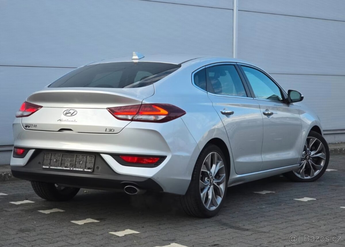 Hyundai i30 fastback - 4