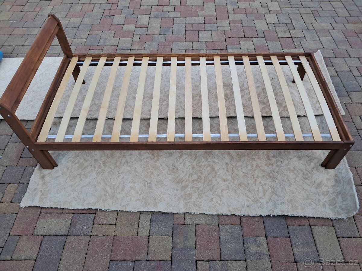 POSTEL S ROŠTEM A MATRACÍ -- 90/200 cm - 4