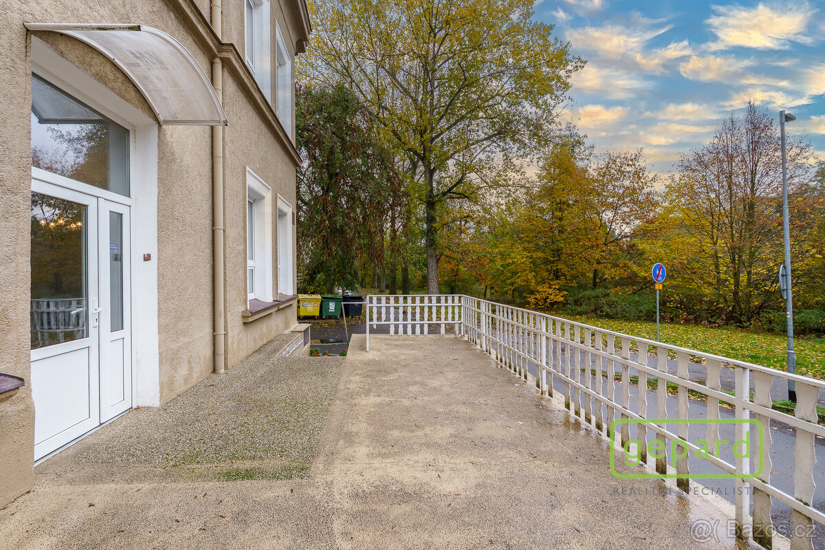 Prodej budovy s byty a garážemi jen 2km od jezera Medard– So - 4