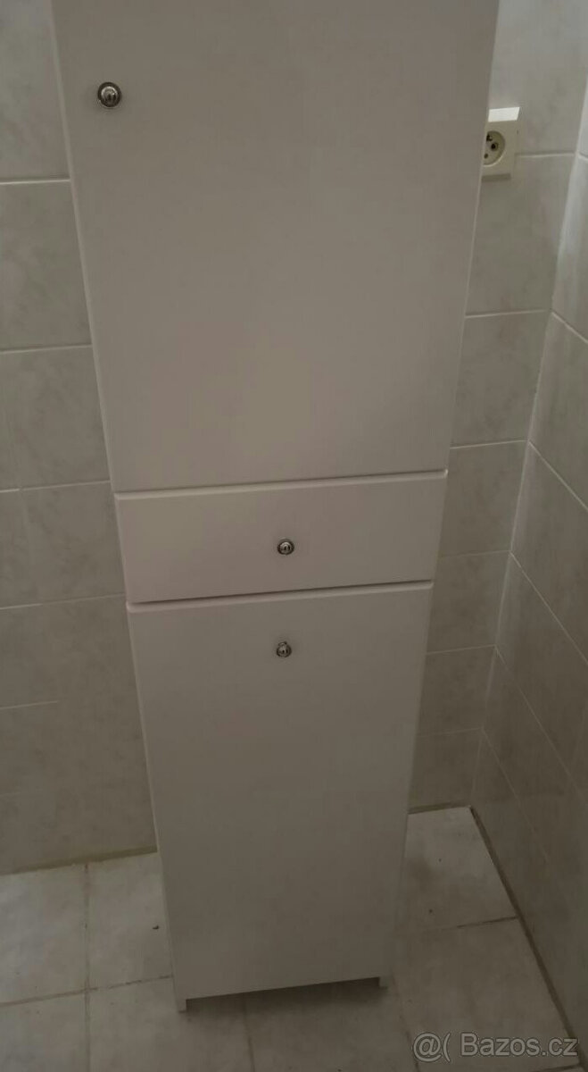 Koupelnová skříňka - 4