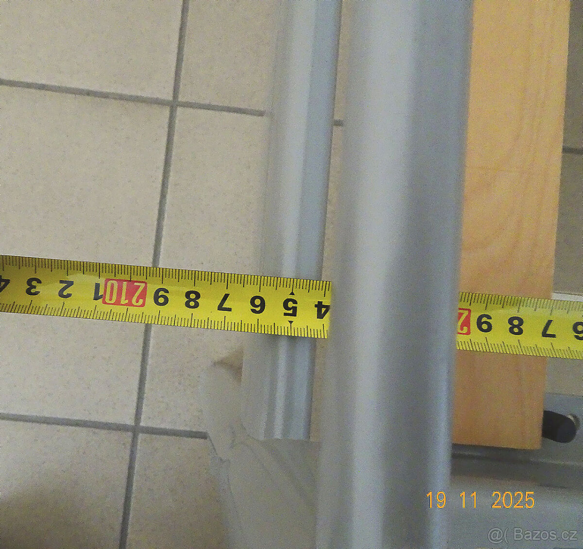 Kvalitní, pevná, kovová postel. Bezvadný stav - 4