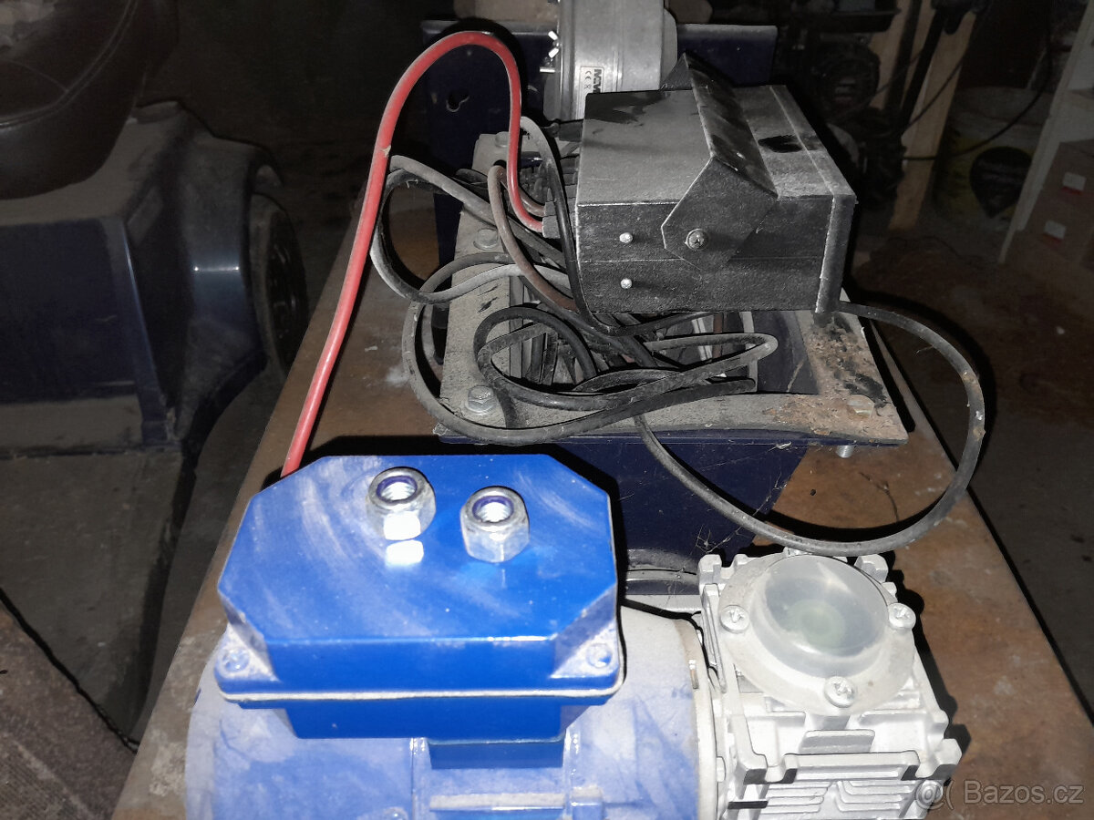 Šnekový hořák na uhlí Ardeo AZP 38 - 4