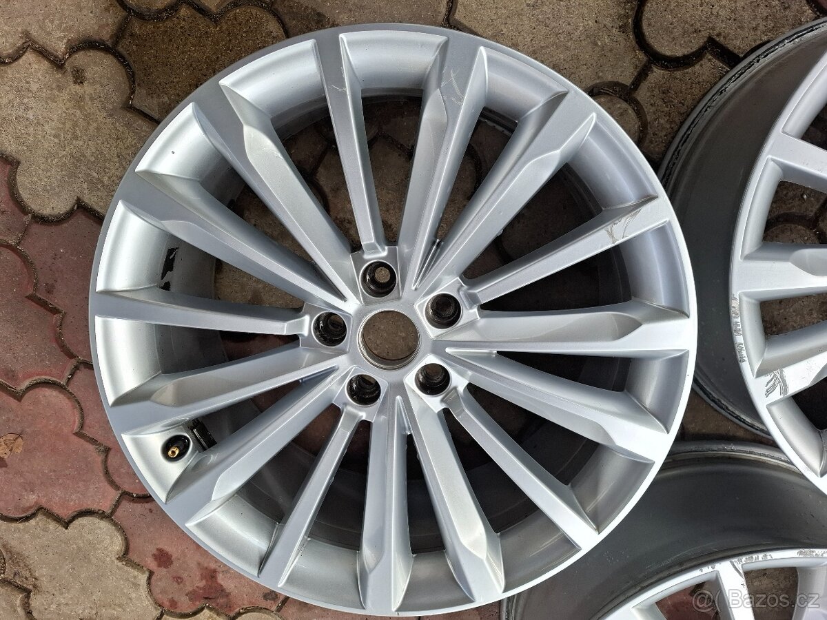 Alu kola 19" Škoda Superb Trinity 5x112 - 4