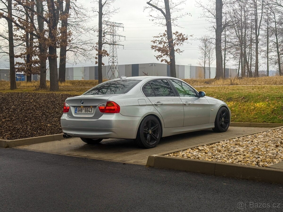 BMW E90 330i - 4