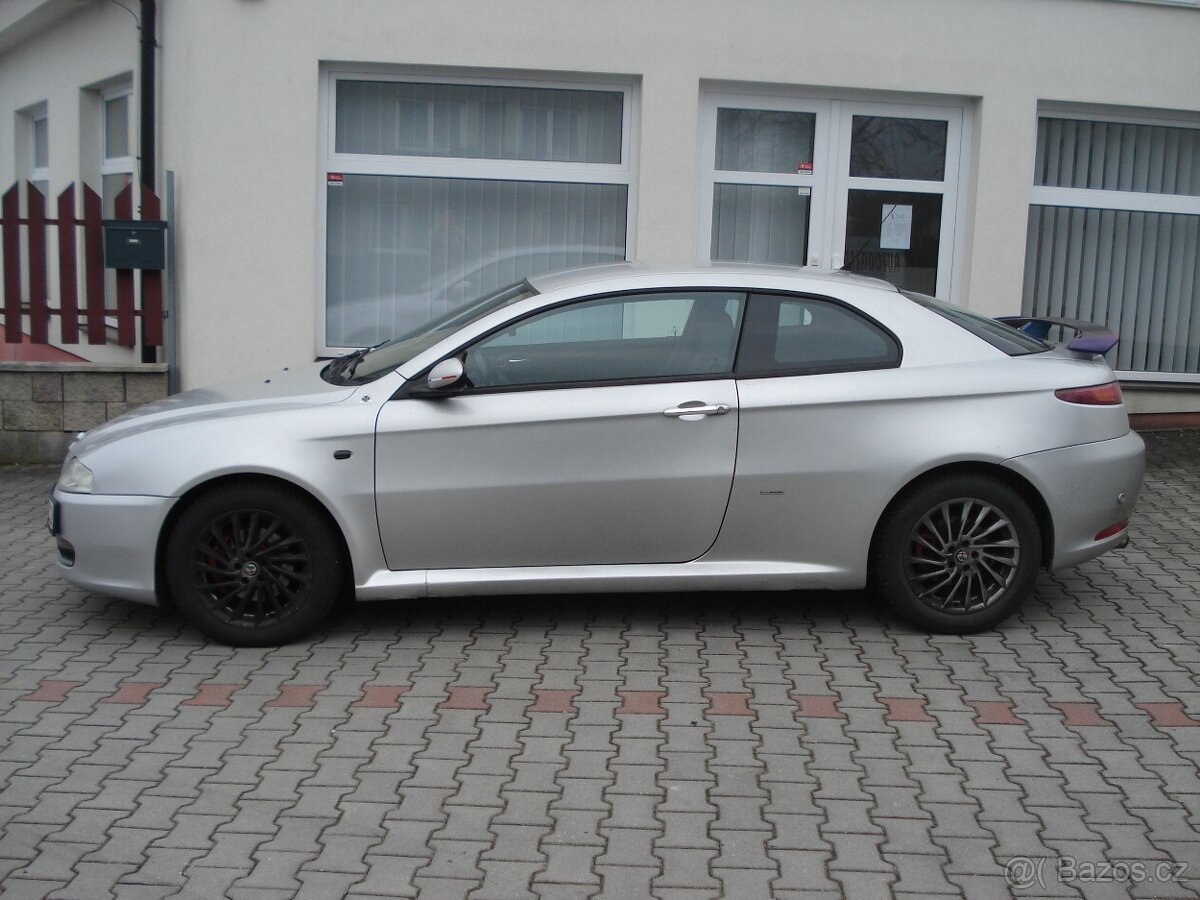 Alfa Romeo GT 1.9 JTD - 4
