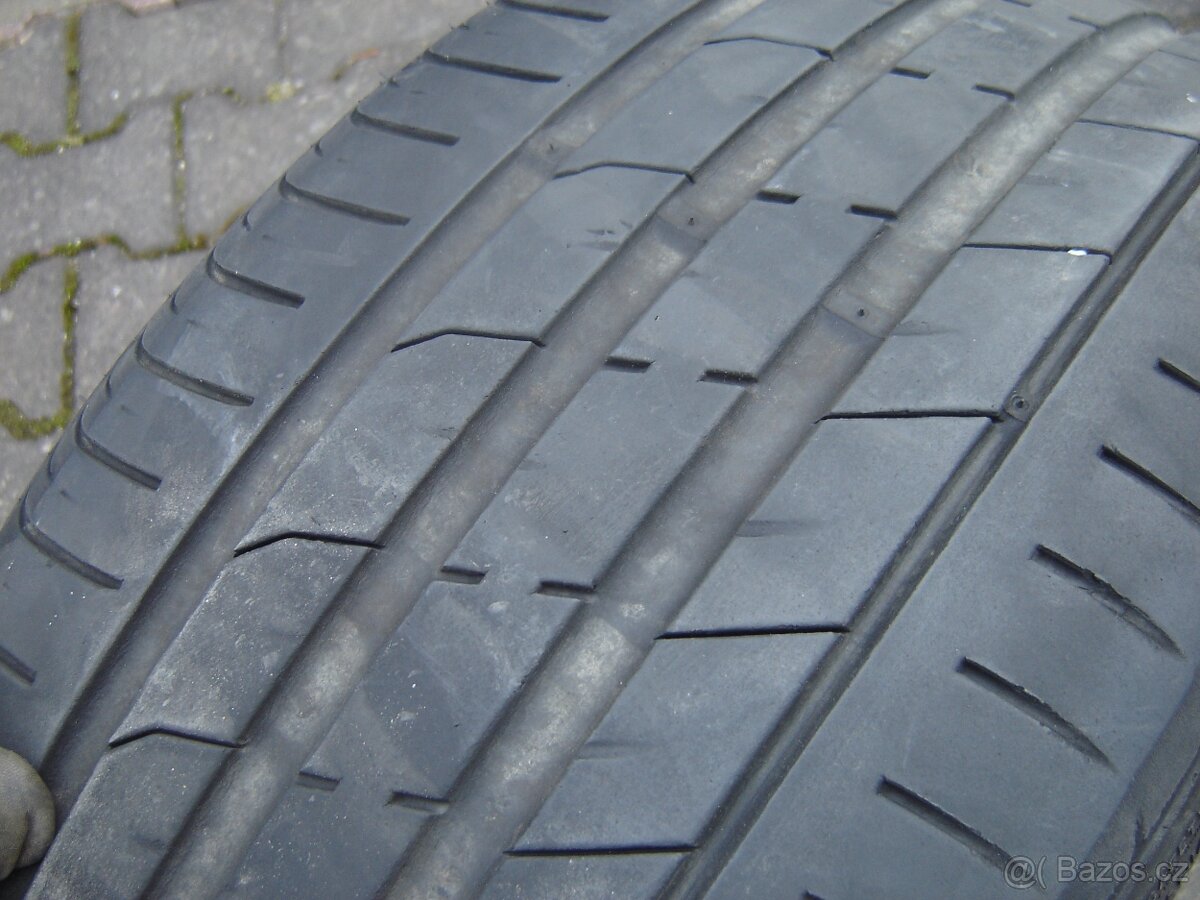 Prodám pneu 245/35/20 Nexen - 4