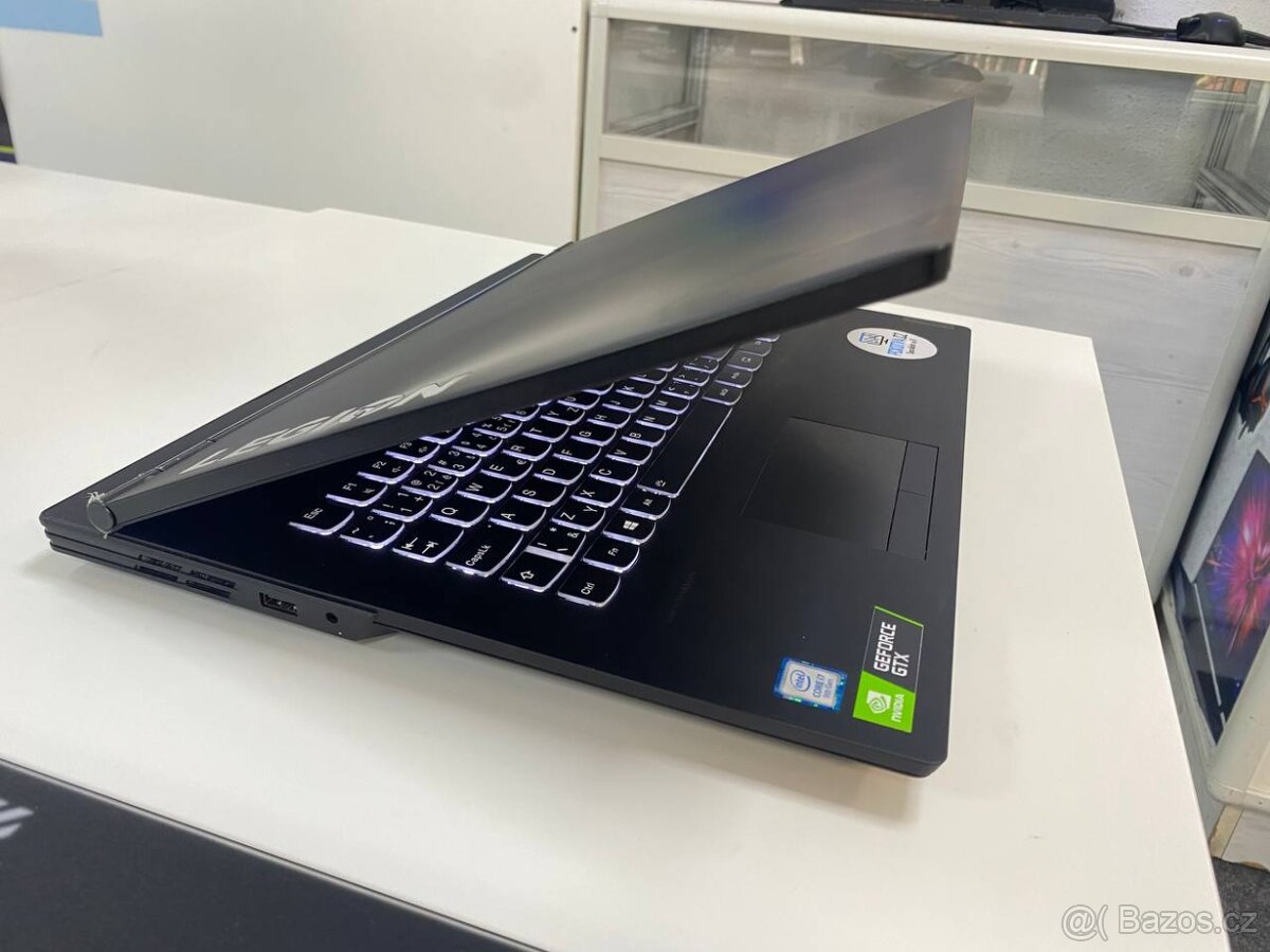 Lenovo Legion Y540-IRH 17,3“/Intel Core i7-9.gen/SSD 1000GB/ - 4