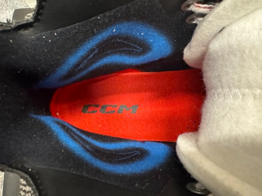 BRUSLE CCM JETSPEED FT 680 , vel. 45/9,5 R - 4