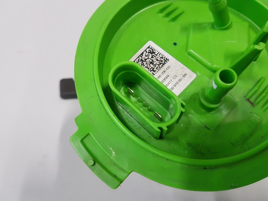 Palivové čerpadlo 1,4 TSi Škoda Octavia III 5Q0919051BN - 4