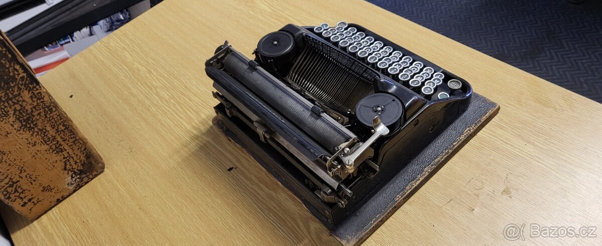 Kufřikový psací stroj Continental - Wanderer 50 1937 - 4