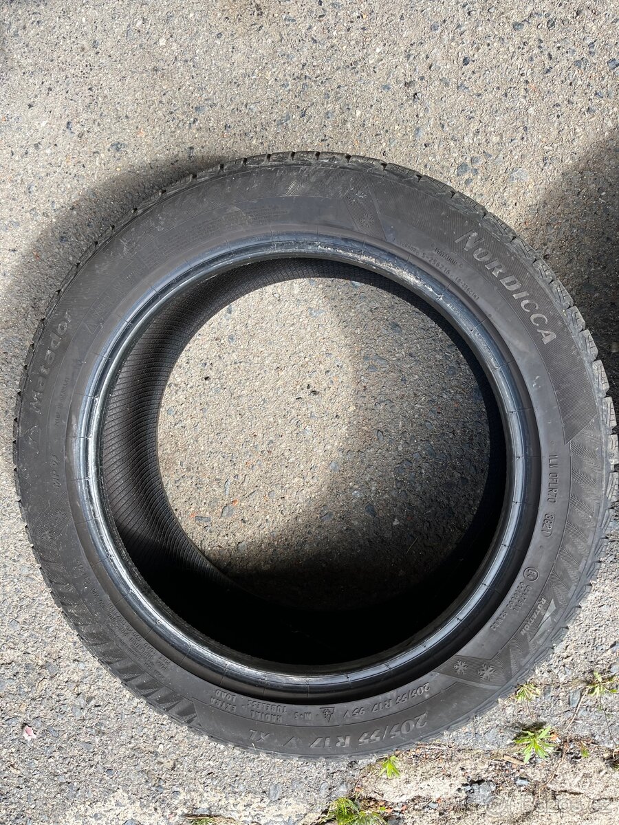 205/55 r17 pneu - 4